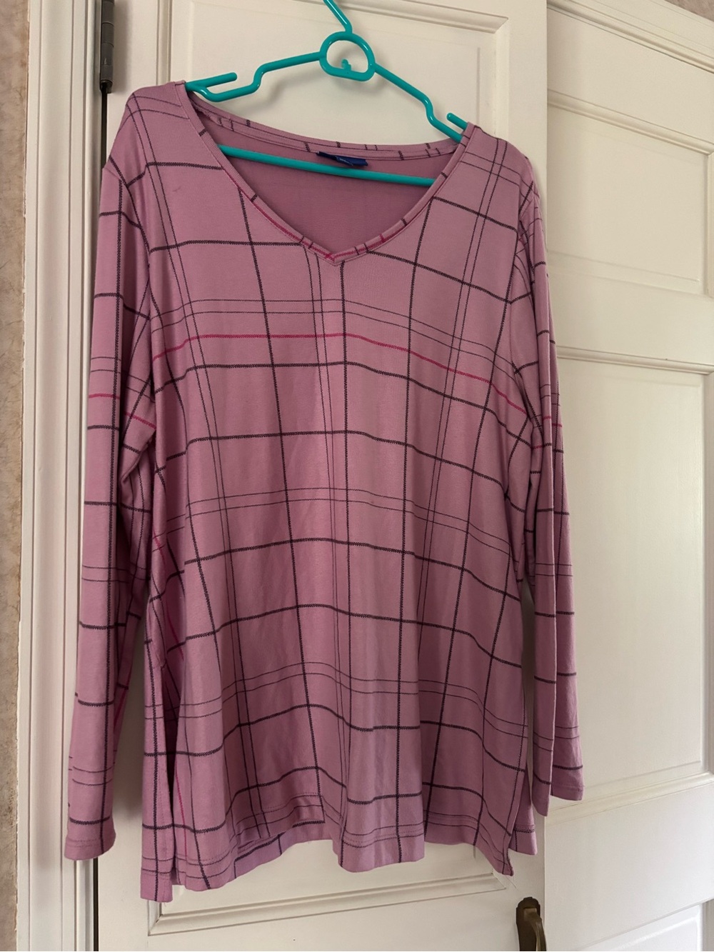 Apt. 9 Pink Plaid V-Neck Long Sleeve Top